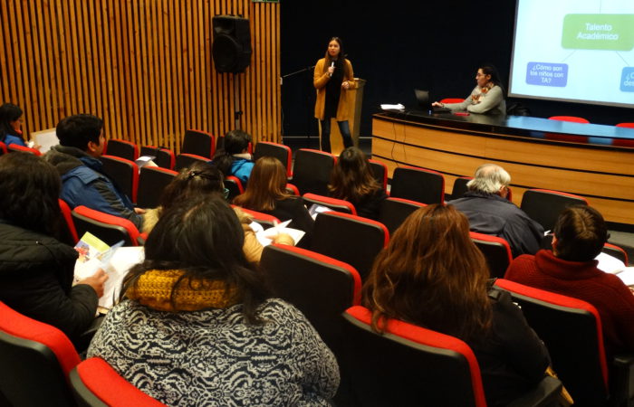 UCM capacitó a profesores municipales para identificar a alumnos talentosos
