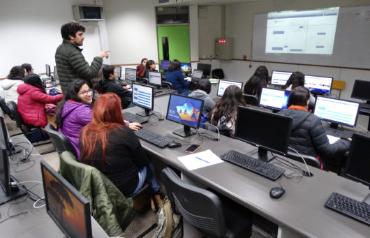 Tutores se capacitaron en sistema “UCM Virtual”
