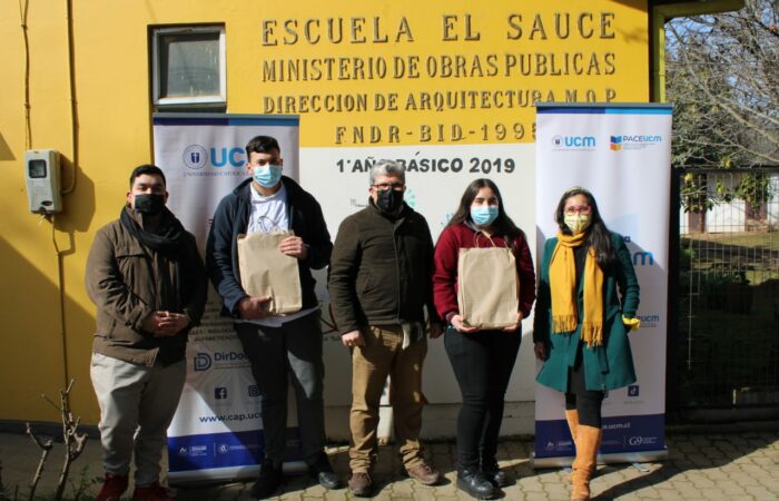 ESTUDIANTES ADSCRITOS AL PROGRAMA PACE UCM RECIBIERON SET DE ÚTILES ESCOLARES